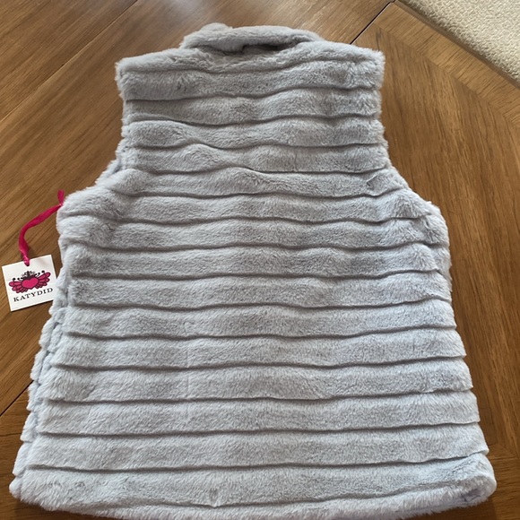 KATYDID FUZZY VEST - Picture 9 of 11